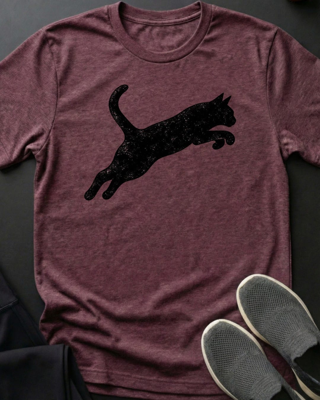 Leaping Cat Tee in Heather Maroon