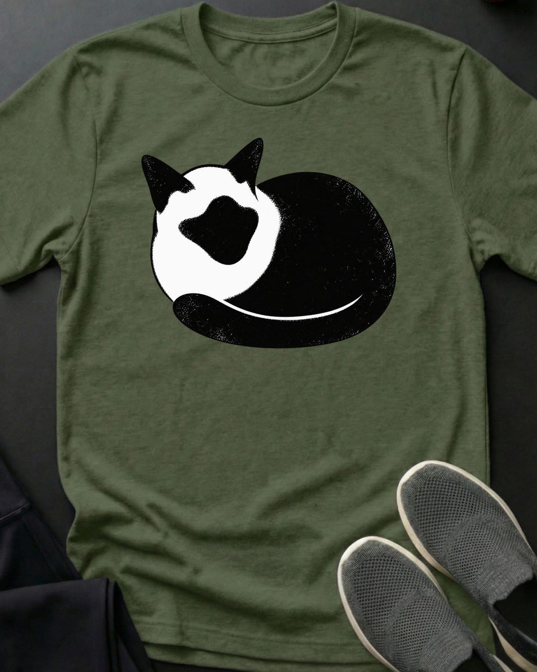Curled Tuxedo Tee in Military Green
