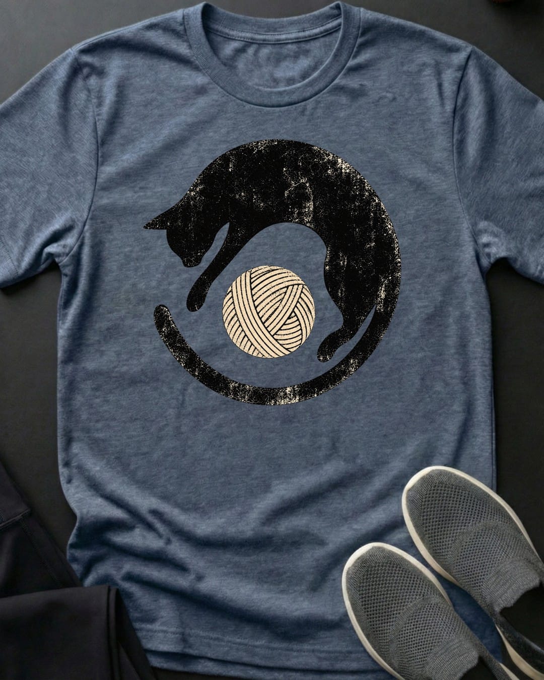 Yarn Circle Cat Tee in Heather Indigo