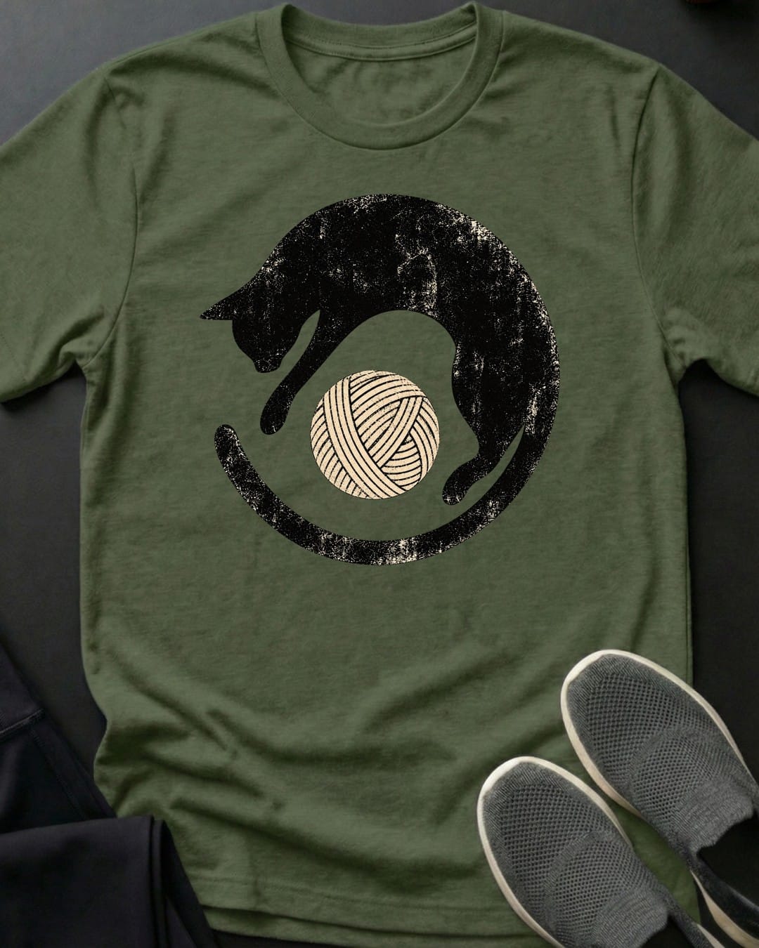 Yarn Circle Cat Tee in Military Green
