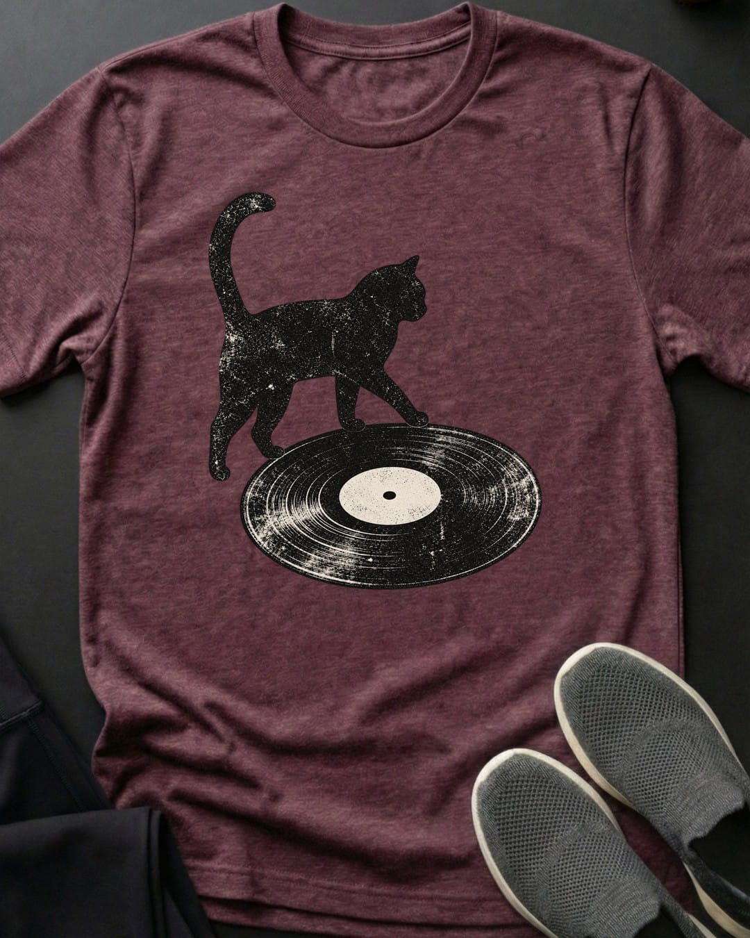 Vinyl Cat Tee in Heather Maroon