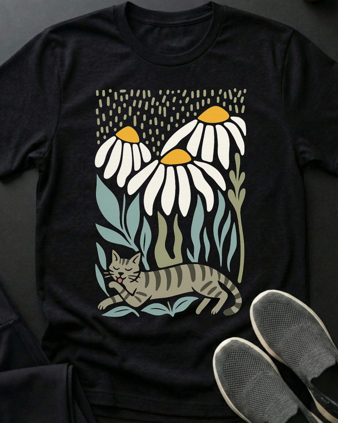 Tabby In Daisies Tee