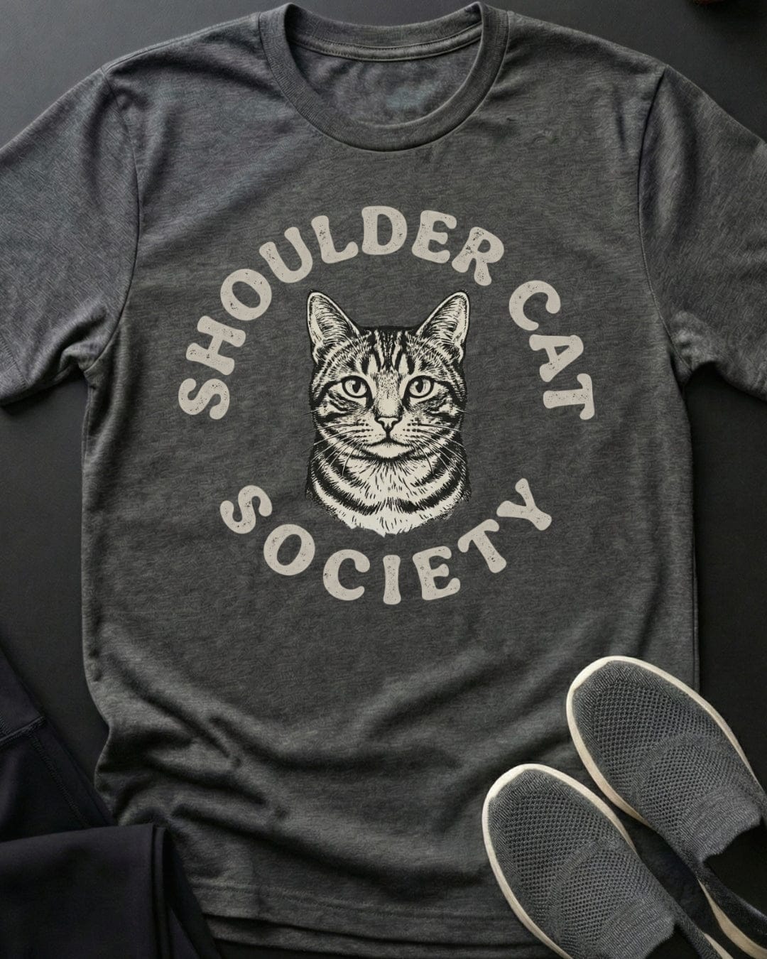 Shoulder cat Tee