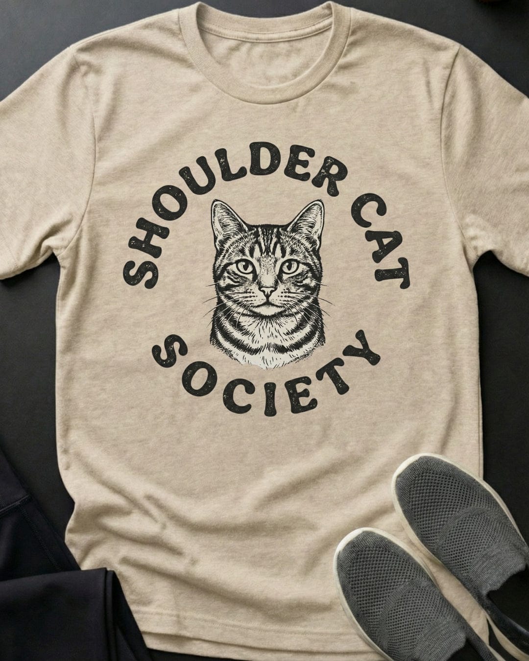 Shoulder cat Tee