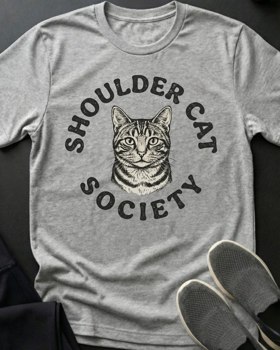 Shoulder cat Tee
